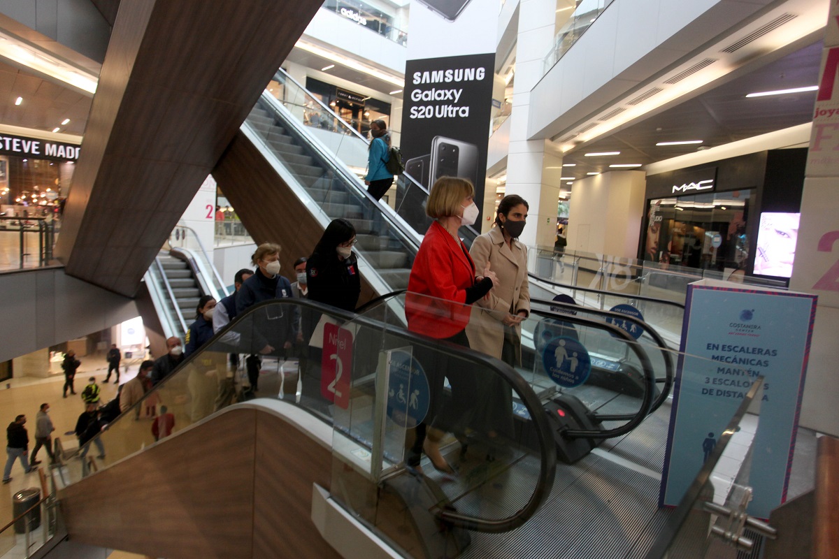 Autoridades Realizan Fiscalizacion En El Mall Constanera Center