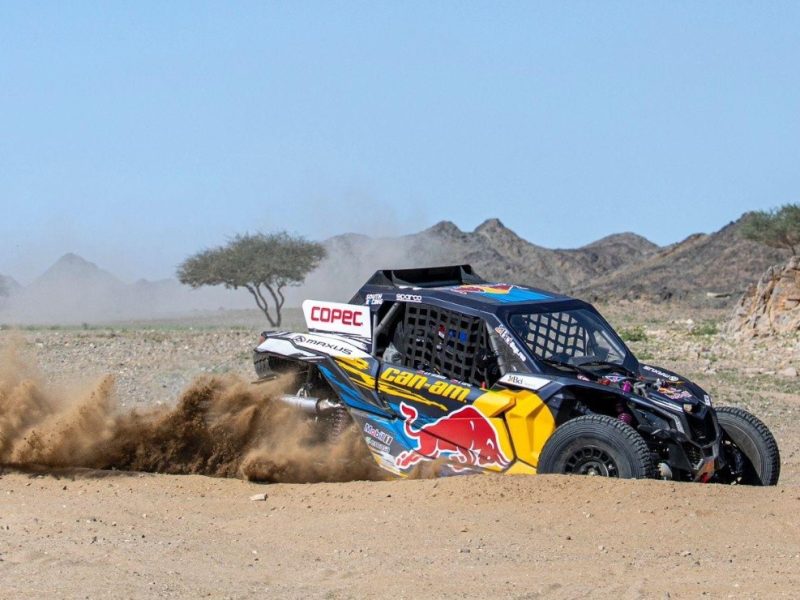 Chaleco López superó a todos en la primera jornada del Dakar.