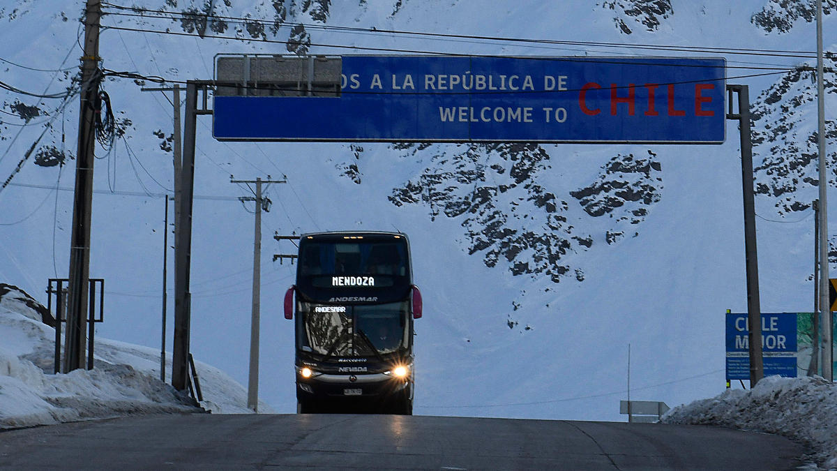 Cierran Paso Los Libertadores y Complejo Pehuenche por mal clima en la alta montaña.