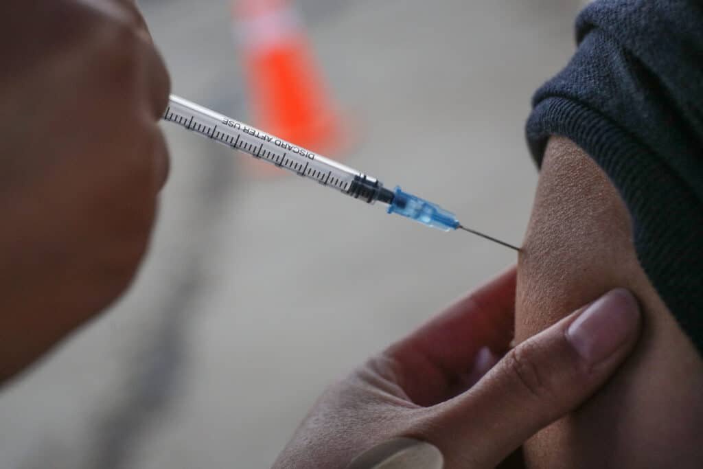 Autoridades impulsan campaña de vacunación: "la influenza mata"