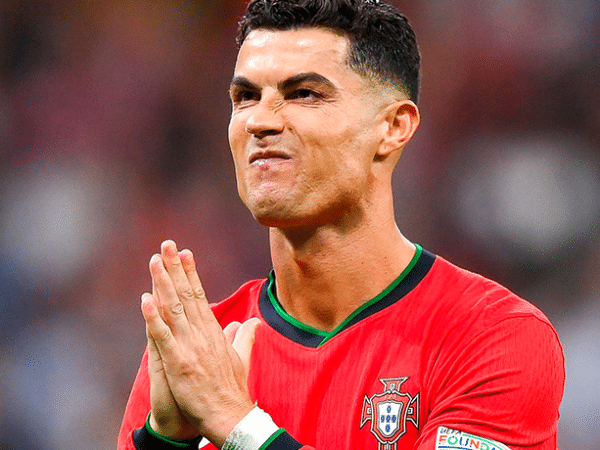 El corazón de Cristiano Ronaldo se lleva las miradas en la Euro