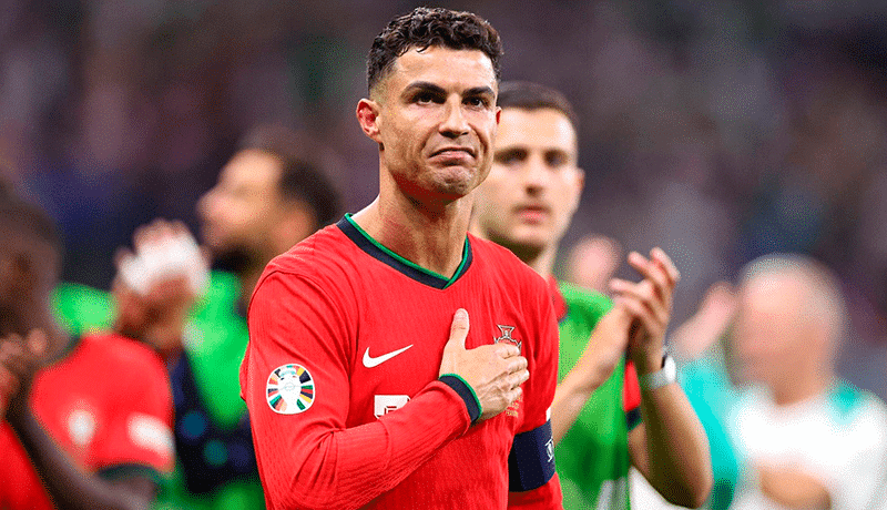 Cristiano Ronaldo con la camiseta de Portugal en la Eurocopa 2024.