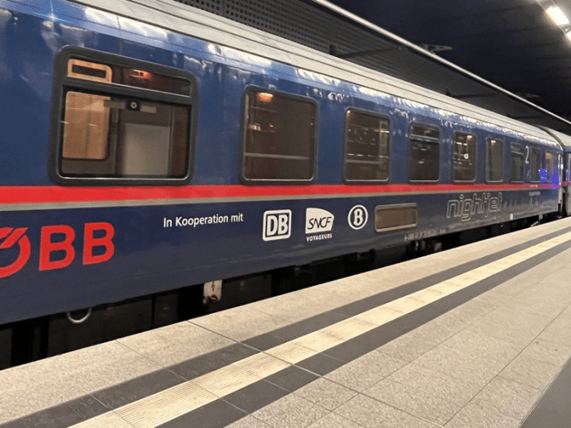 Francia denuncia ataque masivo a red de trenes de alta velocidad
