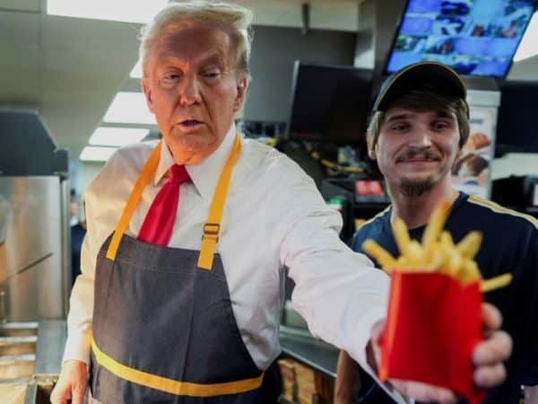 Las imágenes que dejó el paso de Donald Trump como trabajador de McDonald’s para desmentir a Kamala Harris